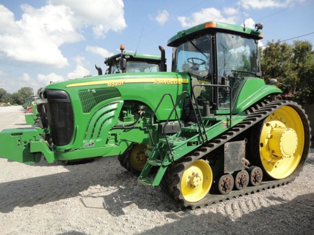 John Deere 8120T, 8220T, 8320T, 8420T, 8520T Tracks Tractor Operation & Test Service Manual (TM1981)