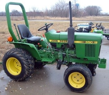 John Deere 550, 554, 5055B, 600, 604, 650, 654, 700, 704 China Tractors Technical Manual (TM701619)