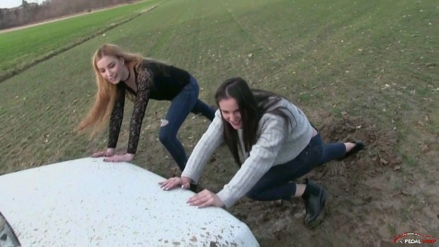 269 : Miss Iris & Miss Ale bad bad stuck in the mud