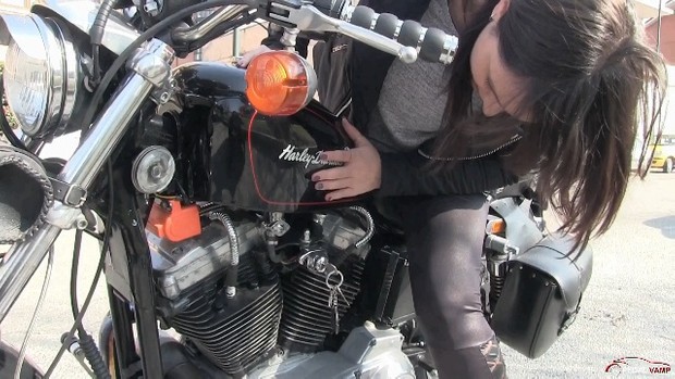 374 : 2018 Harley Davidson Nightmare - part 1 Starring Miss Iris