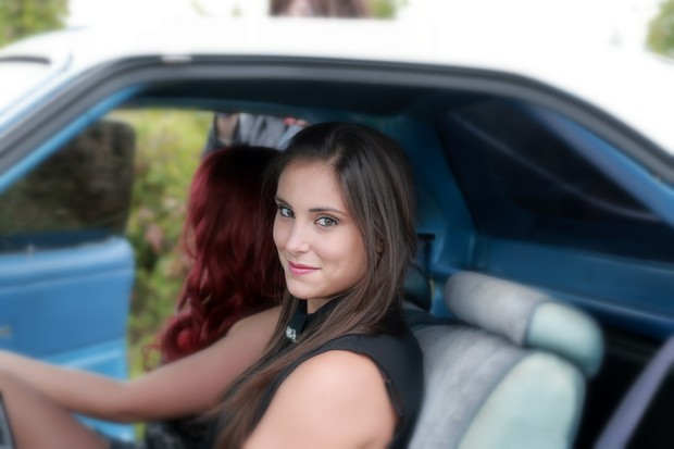 107 Miss Iris & Miss Melanie tease the 1975 El Camino