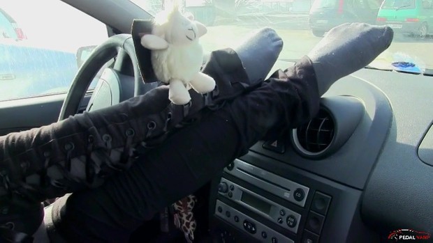 259 : Miss BlackJess driving to the Exotic Pole Dance Contest 2016