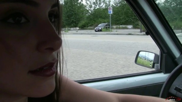 184 : Miss Iris testing the new Pedal Vamp car