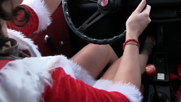 352 : Late Christmas gift express delivery - Starring Miss Iris