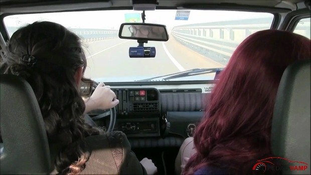 124 : Miss Iris & Melanie ... Xmas shopping? no, BRAKE FAIL !!