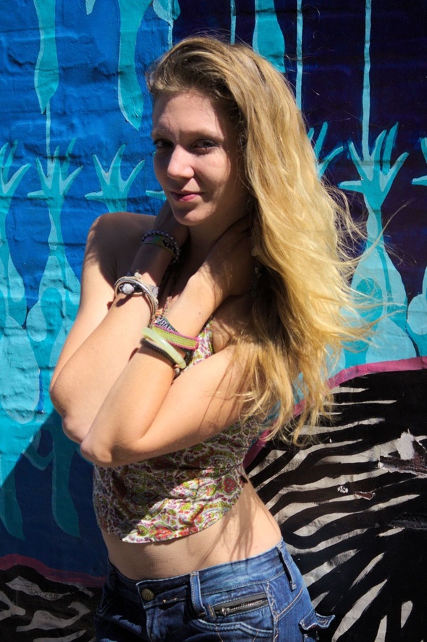 Corrine Raffles Her Hair Away (VIDEO AND PICTURES)