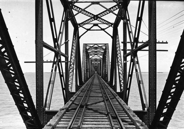 Audiolibro: Los constructores de puentes