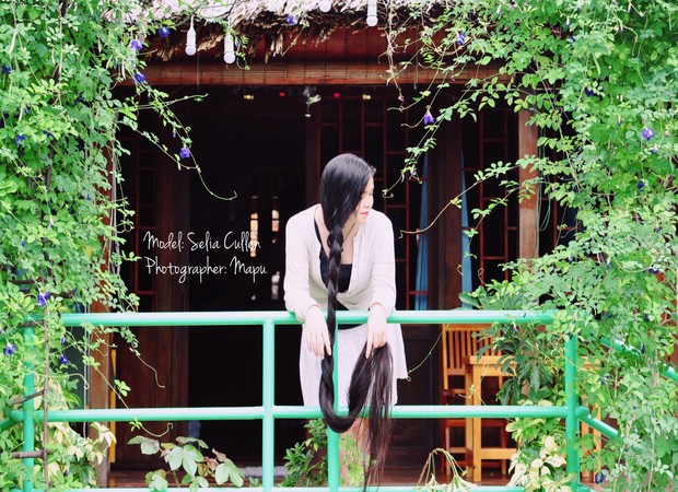 Set My Hair Free In A Beautiful Garden