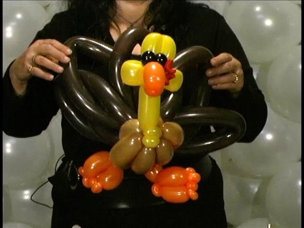 Tom Turkey - Balloon Twisting Design by Vicky Kimble