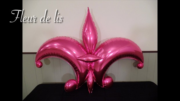 Fleur de lis Balloon Sculpture Design by Melissa Vinson
