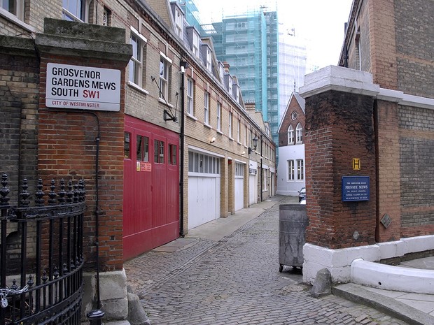 Catalog of the Most-Loved Places V89 Belgravia - Mews & Grosvenor Crescent