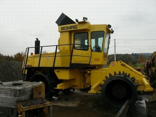 BOMAG Sanitary landfill compactor BC671RB / BC771RB / BC671RS / BC771RS OPERATION&MAINTENANCE MANUAL
