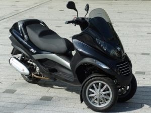 PIAGGIO MP3 125 SERVICE REPAIR MANUAL