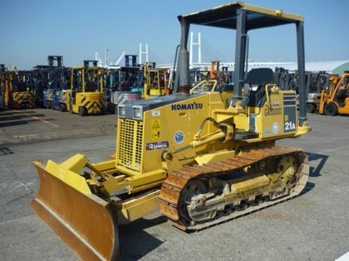 KOMATSU D21A-8, D21P-8 BULLDOZER SERVICE REPAIR MANUAL + OPERATION & MAINTENANCE MANUAL