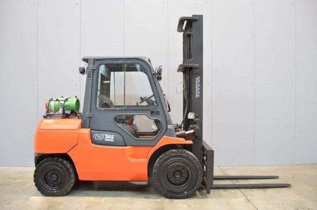 Toyota Forklift 7FG35, 7FG40, 7FG45, 7FD35, 7FD40, 7FD45, 7FGK40 Series Service Repair Manual