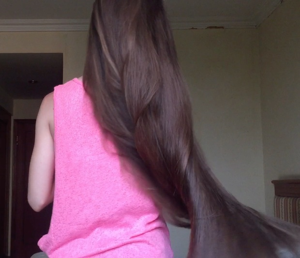 VIDEO - Buns and hairplay