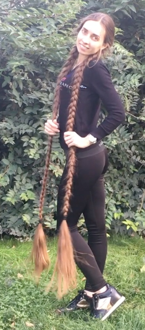 VIDEO - Braided, massive pigtails