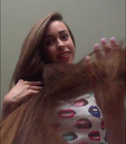 VIDEO - Flying classic length hair