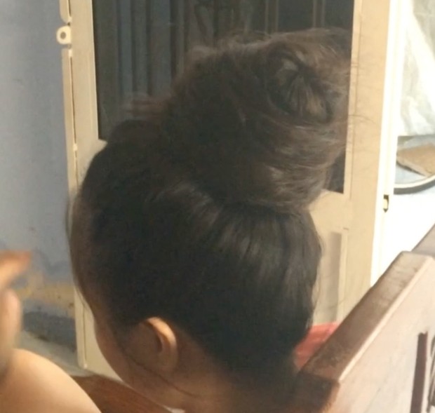 VIDEO - Beyond floor length hair play in sofa