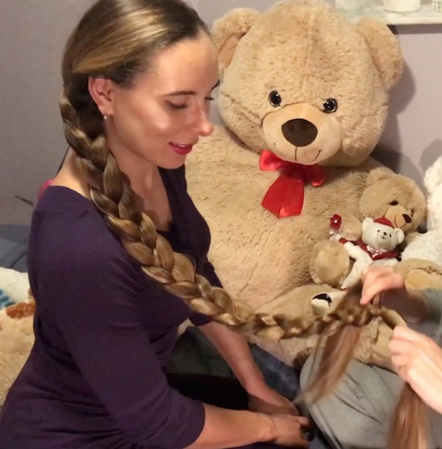 VIDEO - Long hair love