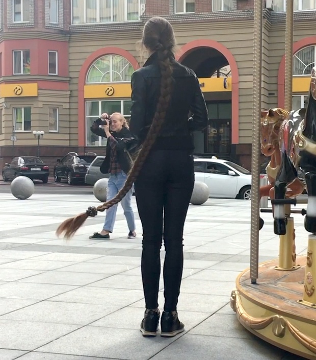 VIDEO - Long hair amusement
