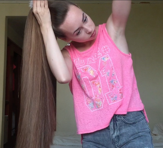 VIDEO - Buns and hairplay