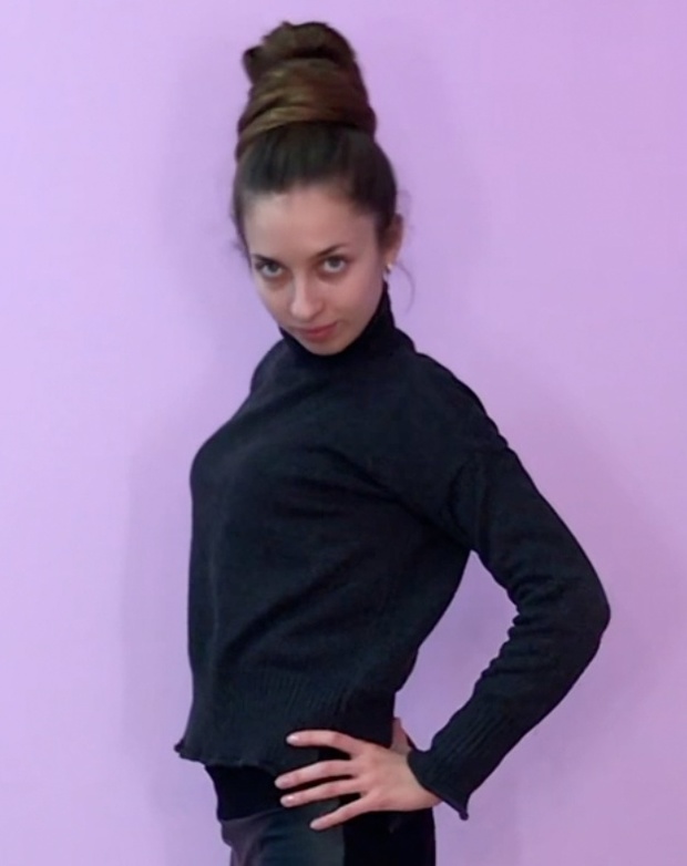 VIDEO - Floor length hair and buns