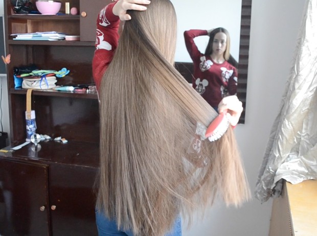 VIDEO - Play, brush, braid