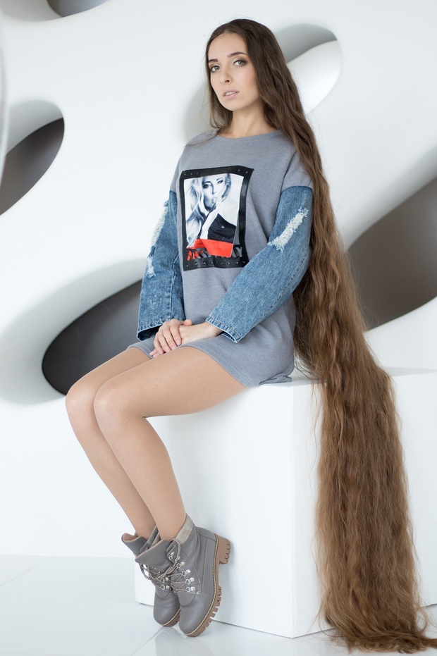 PHOTO SET - Alena photoshoot