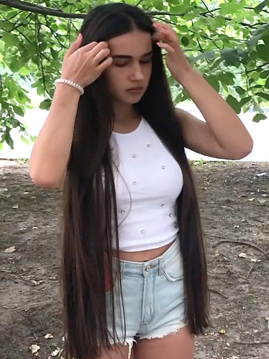 VIDEO True young beauty RealRapunzels