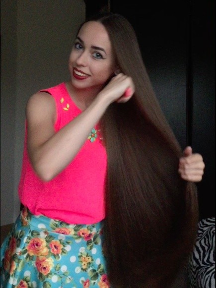 VIDEO - Amazing classic length hair play, very thick and silky
