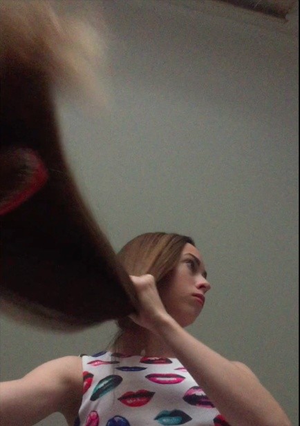 VIDEO - Flying classic length hair