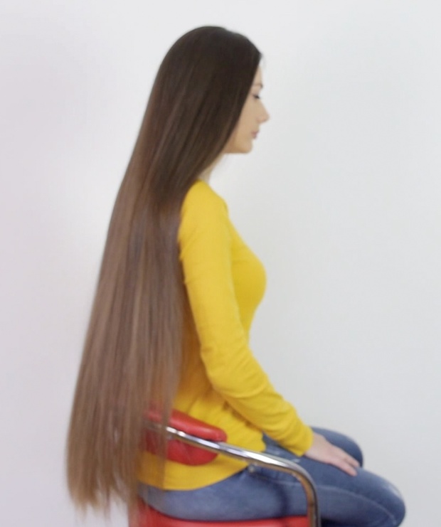 VIDEO - Helena´s hair is growing FAST!