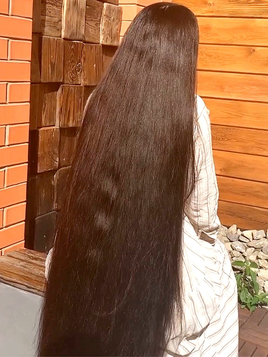VIDEO - A huge amount of healthy hair - RealRapunzels