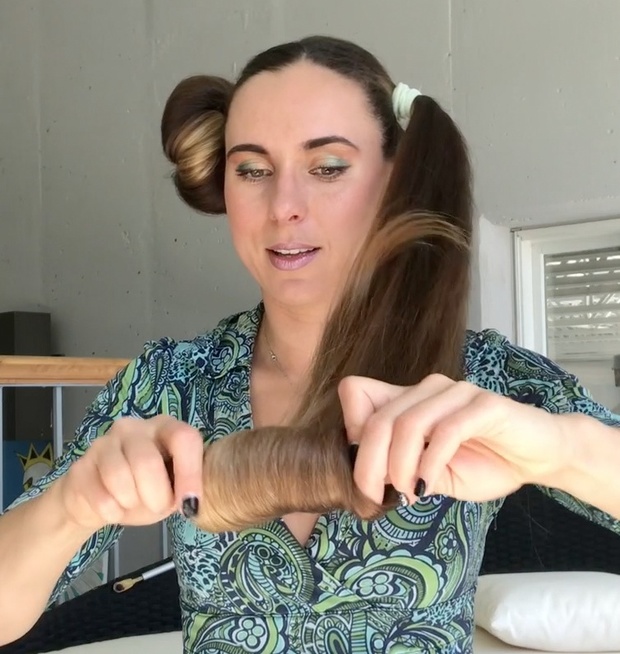 VIDEO - Rolled double buns