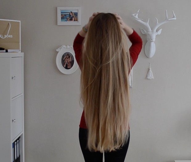 VIDEO - Premium blonde hair play, buns and braid