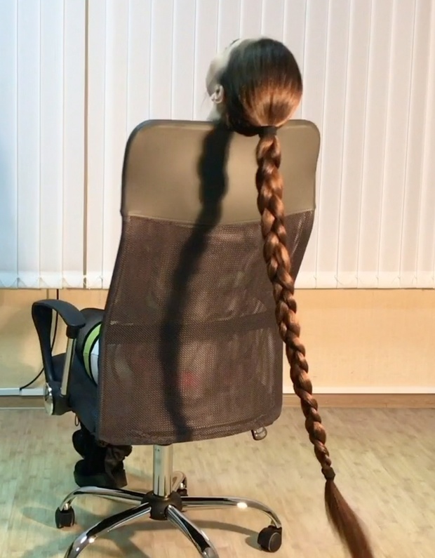 VIDEO - Office Rapunzel