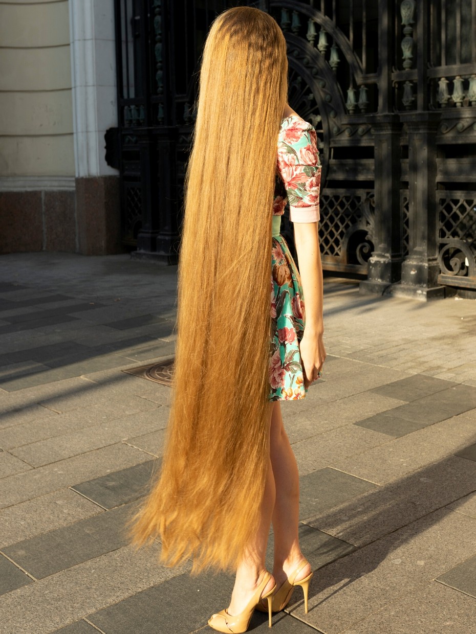 PHOTO SET - Super long blonde hair and flowers