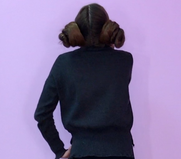 VIDEO - Floor length hair and buns