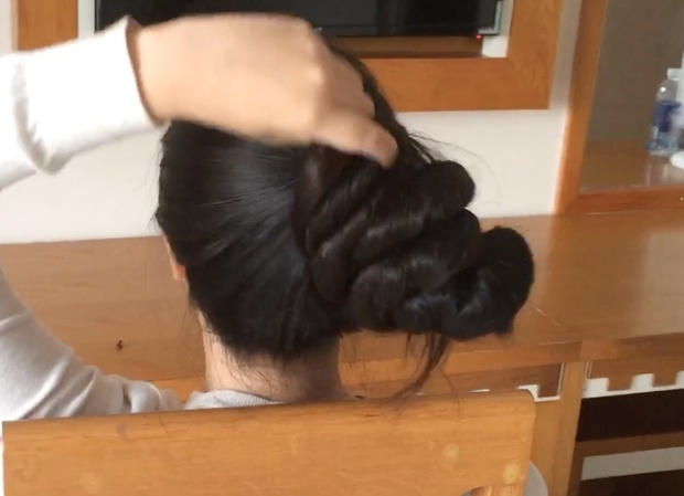 VIDEO - Beyond floor length ultimate hair play