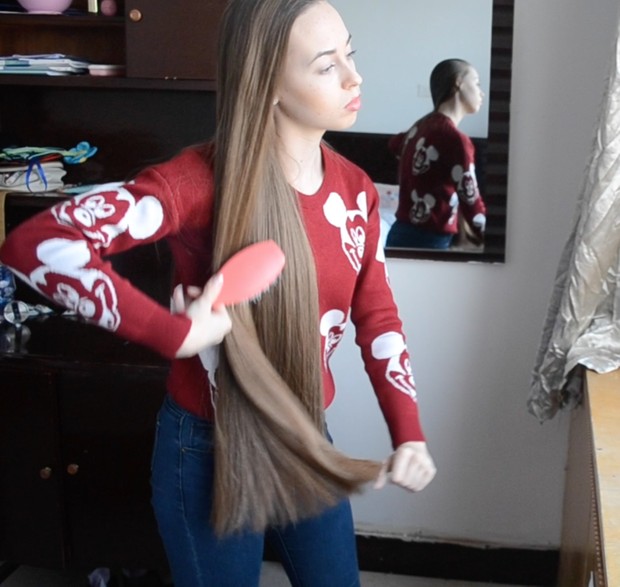 VIDEO - Play, brush, braid