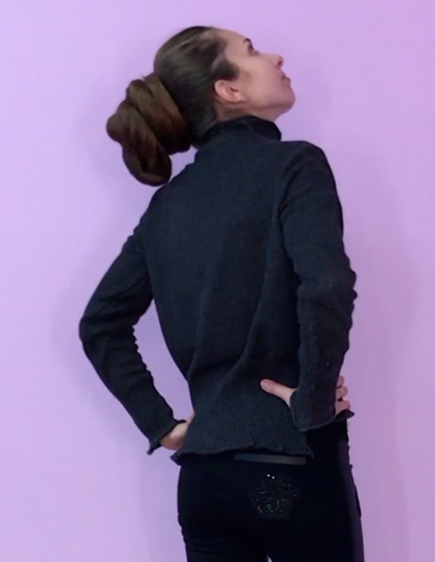 VIDEO - Floor length hair and buns