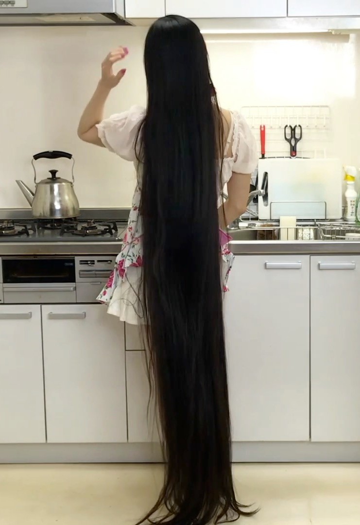 Video Hair Longer Than A Kitchen Realrapunzels