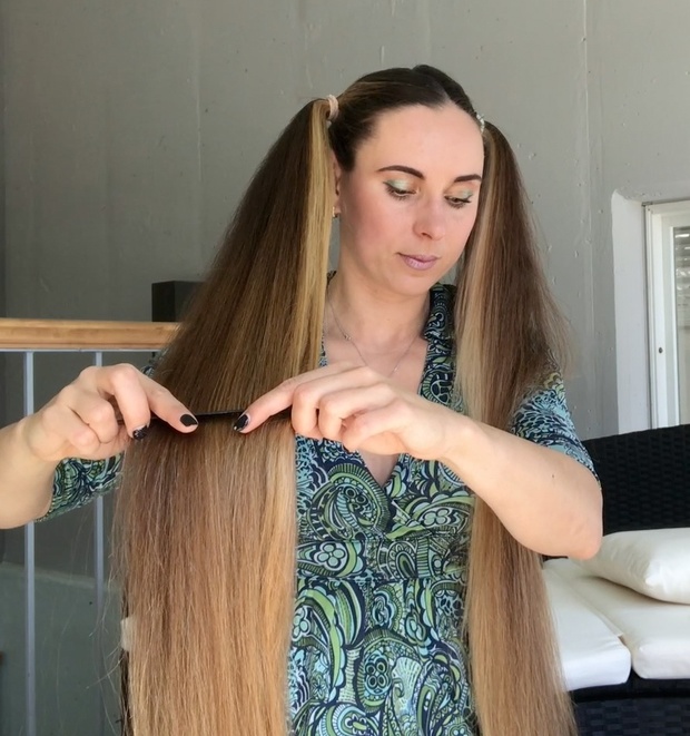VIDEO - Rolled double buns