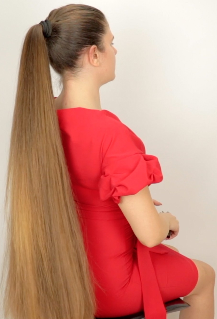 VIDEO - Tight, high ponytail - RealRapunzels