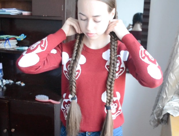 VIDEO - Double Fishtail Braids