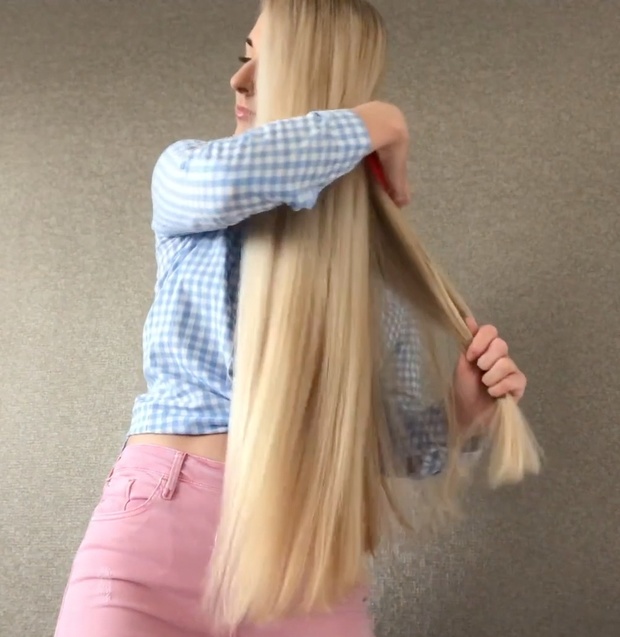 VIDEO - Cora
