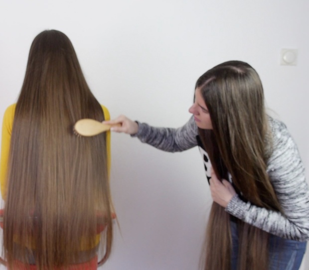 VIDEO - Helena´s hair is growing FAST!