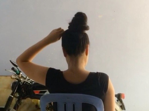 VIDEO - Beyond floor length hair play in chair