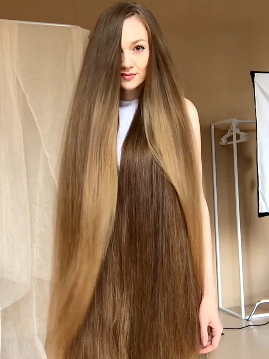 Video - Mila's Super Thick And Silky Hair Brushing - Realrapunzels